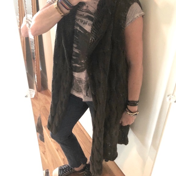Avant Toi Cashmere Cable Knit Vest